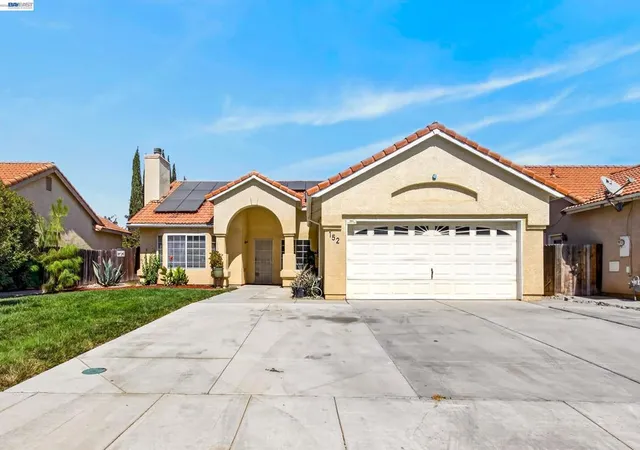 Photo 1 of Single family home for sale at 152 Chardonnay St, Los Banos, CA 93635 | MLS# 41148604 | Listing updated on 2026-09-24