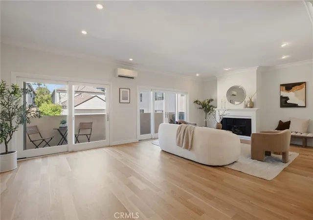 Photo 2 of Condo for sale at 1037 18th Street #9, Santa Monica, CA 90403 | MLS# SR26203693 | Listing updated on 2026-10-06