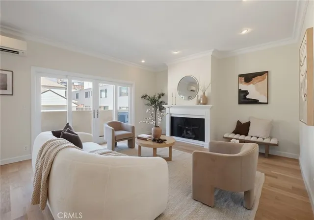 Photo 3 of Condo for sale at 1037 18th Street #9, Santa Monica, CA 90403 | MLS# SR26203693 | Listing updated on 2026-10-06