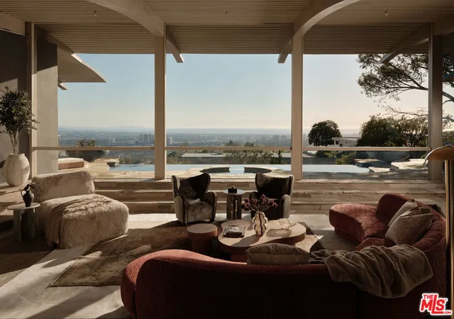 Photo 3 of Mansion for sale at 624 Cole Pl, Beverly Hills, CA 90210 | MLS# 26989347 | Listing updated on 2026-10-02