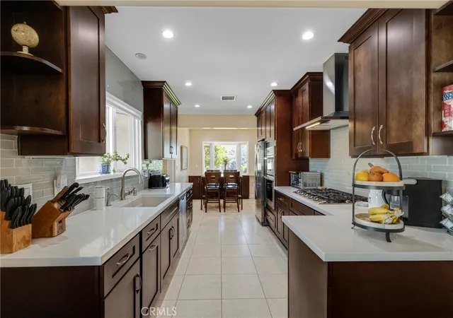 Photo 3 of Single family home for sale at 10070 Barling St, Sunland, CA 91040 | MLS# SR26203514 | Listing updated on 2026-10-05