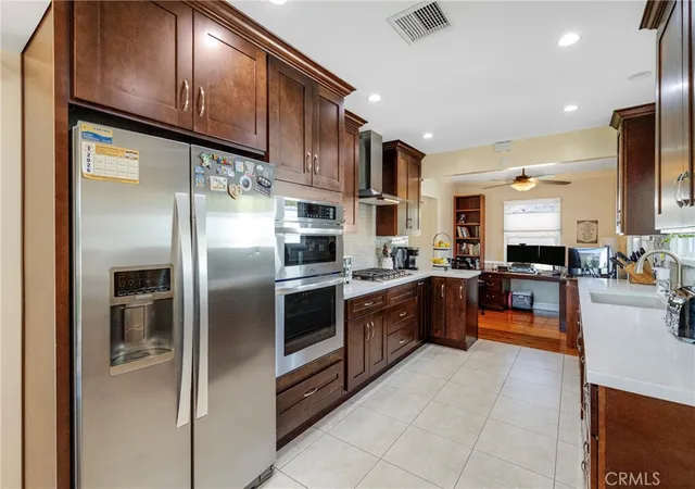 Photo 4 of Single family home for sale at 10070 Barling St, Sunland, CA 91040 | MLS# SR26203514 | Listing updated on 2026-10-05