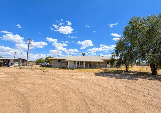 Photo 1 of Sale Pending at 1007 N Broadway, Blythe, CA 92225 | MLS# 219152866DA | Listing updated on 2026-10-05