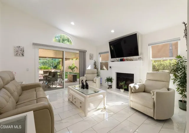 Single family home for sale at 672 Brademas Ct, Simi Valley, CA 93065 | MLS# 226004447