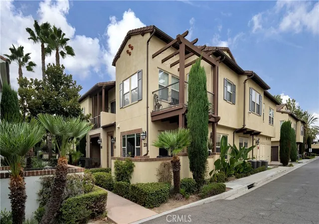 Listing Photo 1 - Condo for sale in building located at 514 S Melrose, Anaheim, CA 92805