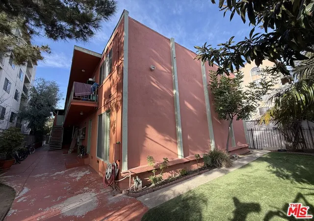 Photo 1 of Sale Pending at 1611 Venice Blvd, Los Angeles, CA 90006 | MLS# 26989505 | Listing updated on 2026-10-08