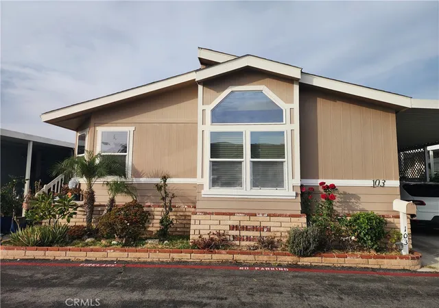 Photo 2 of Manufactured home for sale at 103 Gannet, Fountain Valley, CA 92708 | MLS# OC26204044 | Listing updated on 2026-10-11
