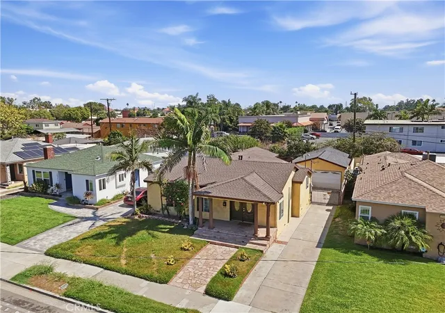 Photo 2 of Sale Pending at 10962 Elm Ave, Lynwood, CA 90262 | MLS# SW26203146 | Listing updated on 2026-09-26