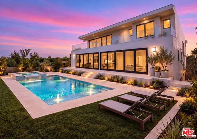 Single family home for sale at 1015 Franklin St, Santa Monica, CA 90403 | MLS# 26969825