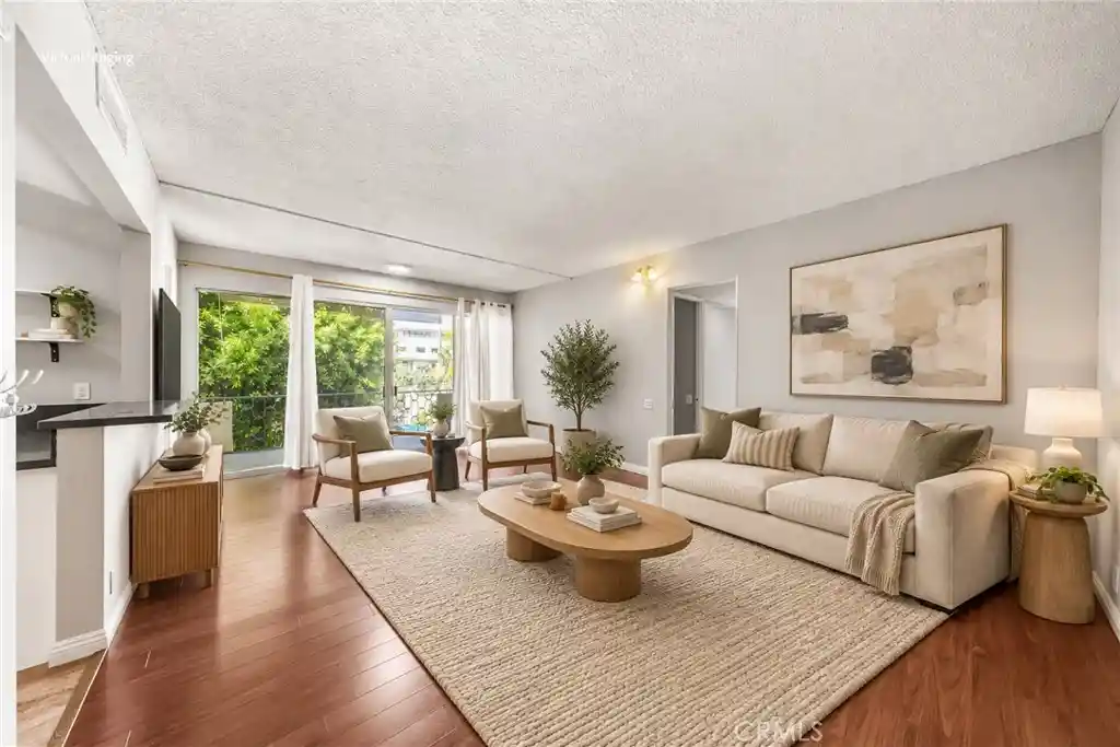 Listing Photo 1 - Condo for sale in 985 E California located at 985 E California, Pasadena, CA 91106 - Unit #306