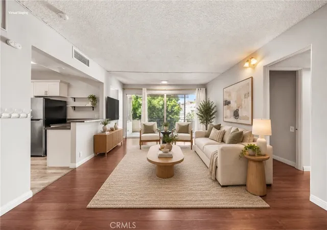 Listing Photo 3 - Condo for sale in building located at 985 E California, Pasadena, CA 91106 - Unit #306