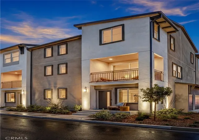 Photo 2 of Townhouse for sale at 12820 Cyan Ct #50, Hawthorne, CA 90250 | MLS# OC26204126 | Listing updated on 2026-10-02