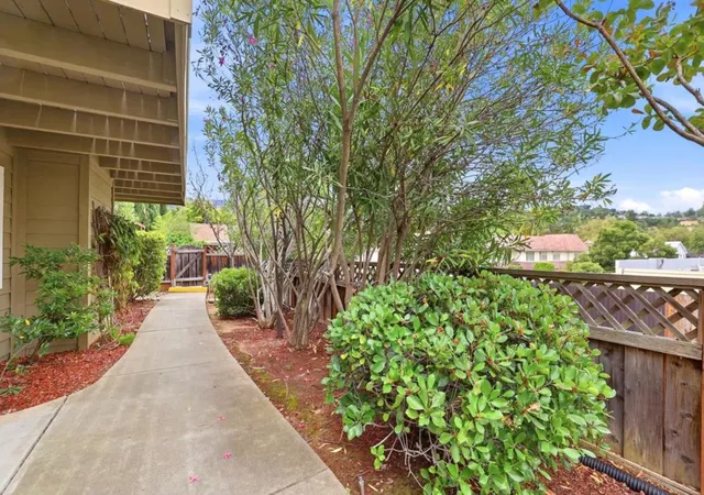 Photo 2 of Sale Pending at 14527 Oak St, Saratoga, CA 95070 | MLS# ML82061580 | Listing updated on 2026-10-06