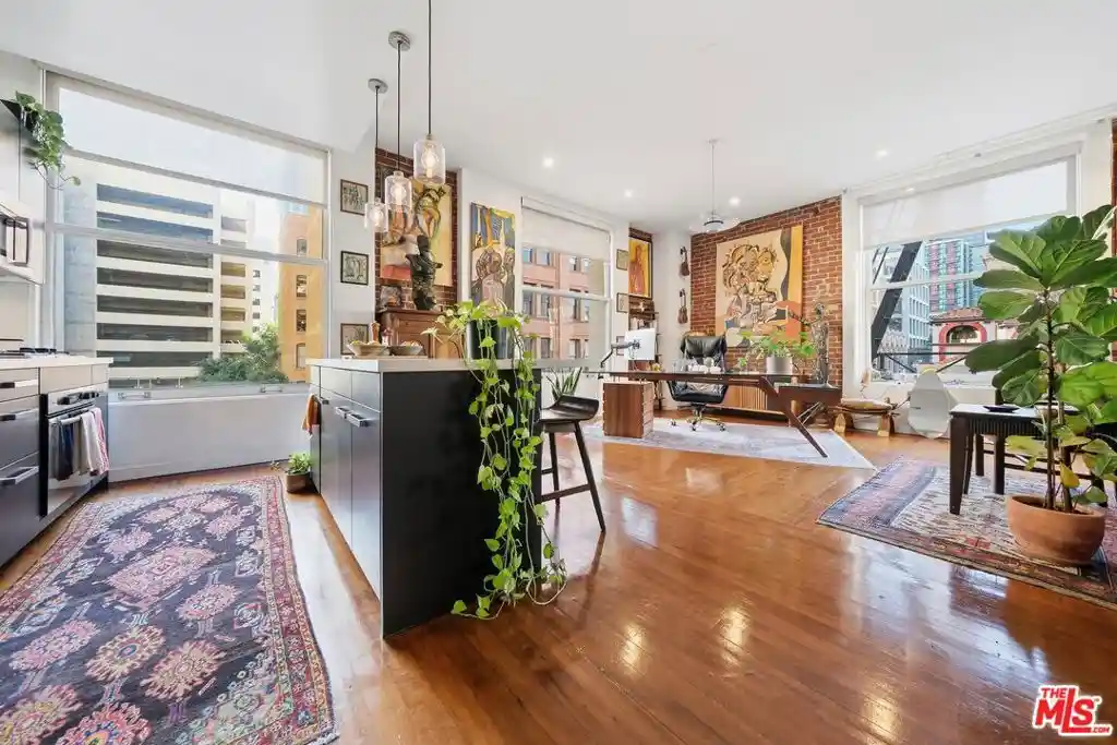 Listing Photo 1 - Condo for sale in 257 S Spring St located at 257 S Spring St, Los Angeles, CA 90012 - Unit #2M
