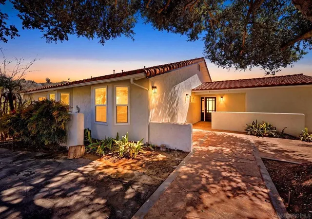 Photo 2 of Sale Pending at 2073 Willow Glen, Fallbrook, CA 92028 | MLS# 260022830SD | Listing updated on 2026-10-01