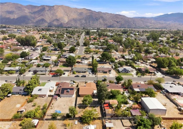 Photo 3 of Sale Pending at 352 N Brinton St, San Jacinto, CA 92583 | MLS# CV26204200 | Listing updated on 2026-10-31