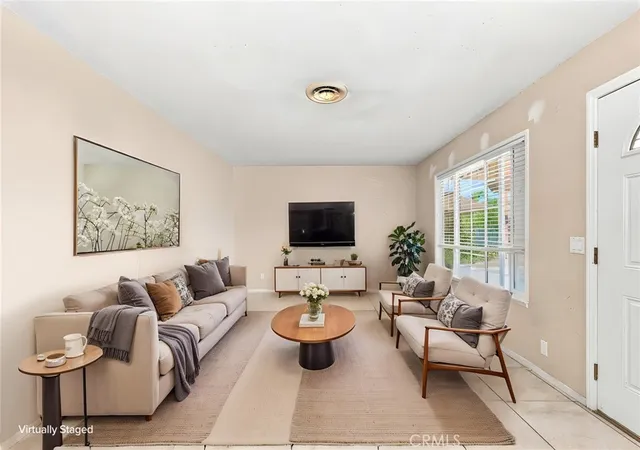 Photo 4 of Sale Pending at 352 N Brinton St, San Jacinto, CA 92583 | MLS# CV26204200 | Listing updated on 2026-10-31