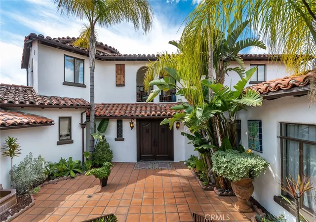Photo 3 of Mansion for sale at 330 Kempton Rd, Glendale, CA 91202 | MLS# BB26204219 | Listing updated on 2026-09-18
