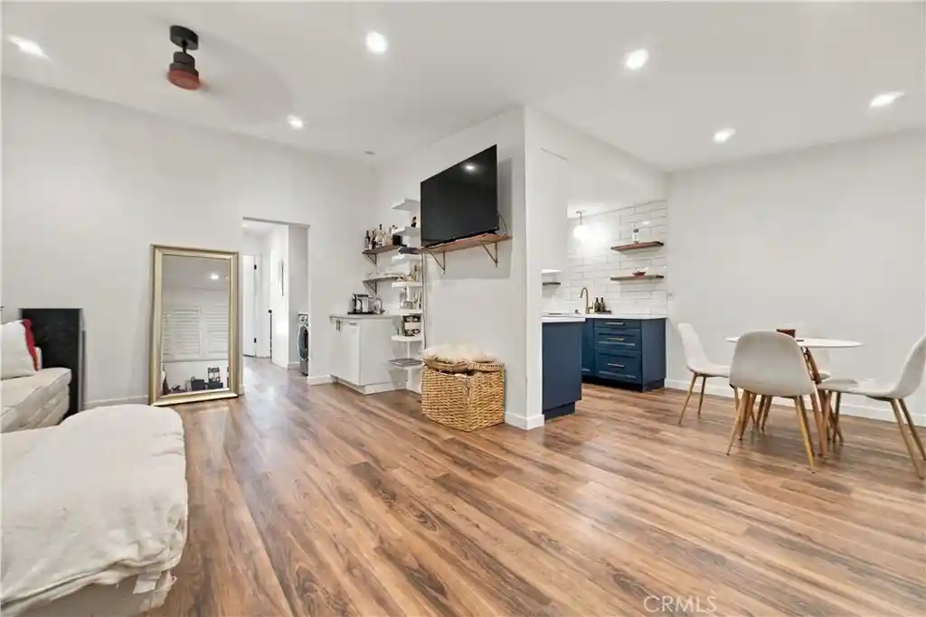 Listing Photo 1 - Condo for sale in 756 N Inglewood located at 756 N Inglewood, Inglewood, CA 90302 - Unit #14