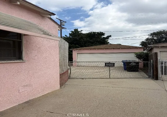 Photo 2 of Single family home for sale at 10124 Hildreth Ave, South Gate, CA 90280 | MLS# DW26204245 | Listing updated on 2026-09-25