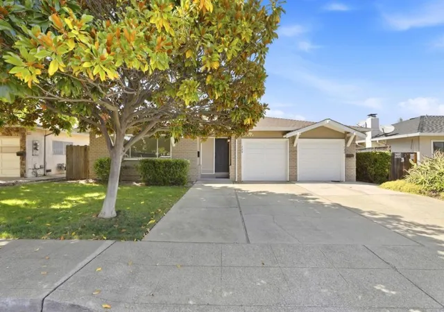 Photo 1 of Sale Pending at 726 Muir Dr, Mountain View, CA 94041 | MLS# ML82061091 | Listing updated on 2026-10-02