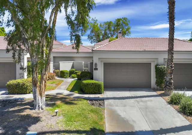 Photo 3 of Condo for sale at 54446 Oaktree, La Quinta, CA 92253 | MLS# 219152883DA | Listing updated on 2026-09-18