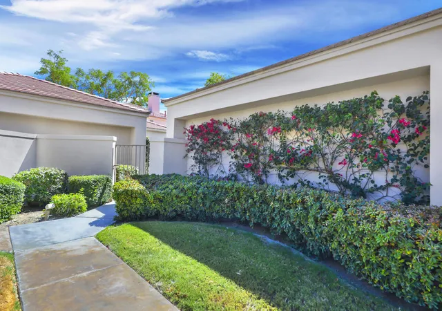 Photo 3 of Condo for sale at 54446 Oaktree, La Quinta, CA 92253 | MLS# 219152883DA | Listing updated on 2026-09-18