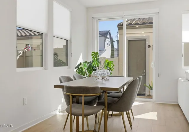 Listing Photo 3 - Condo for sale in building located at 253 Capistrano Dr, Ventura, CA 93004