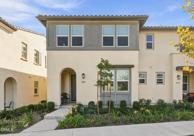Listing Photo 4 - Condo for sale in building located at 253 Capistrano Dr, Ventura, CA 93004