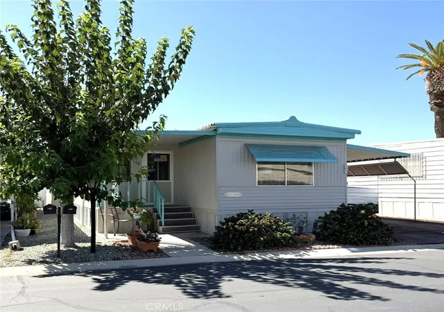 Photo 1 of Manufactured home for sale at 575 Lyon #142, Hemet, CA 92543 | MLS# IV26203420 | Listing updated on 2026-10-07