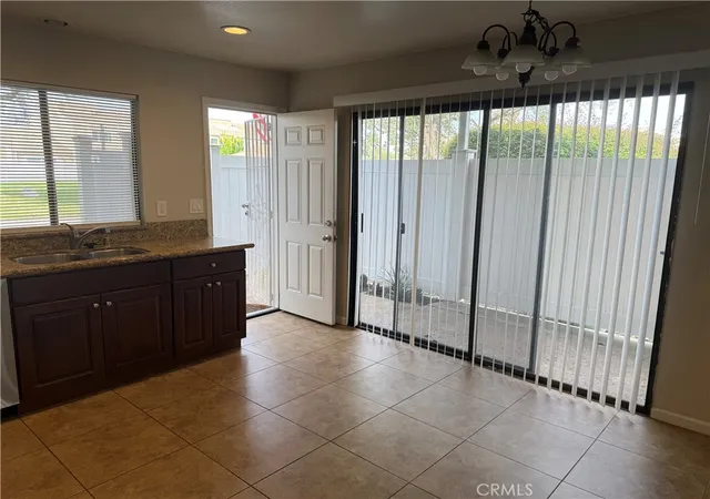 Listing Photo 5 - Condo for sale in building located at 44580 La Paz, Temecula, CA 92592