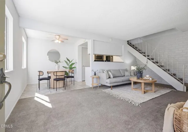 Listing Photo 3 - Condo for sale in building located at 1137 Chalmette Ave, Ventura, CA 93003