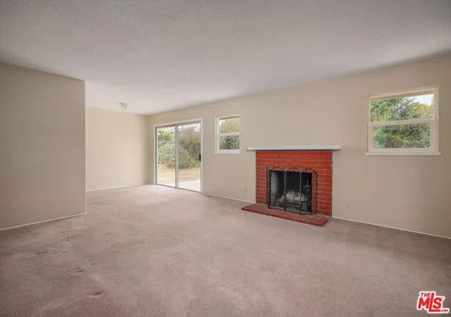 Photo 3 of Sale Pending at 708 Loma Way, Santa Maria, CA 93455 | MLS# 26989985 | Listing updated on 2026-10-08