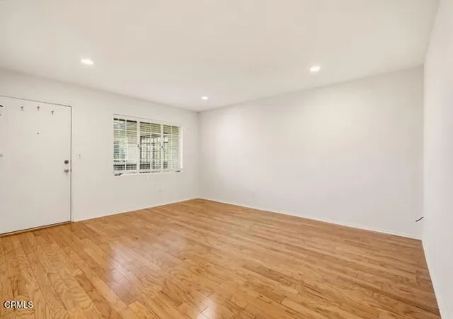Listing Photo 5 - Condo for sale in building located at 408 Burchett St, Glendale, CA 91203 - Unit #11