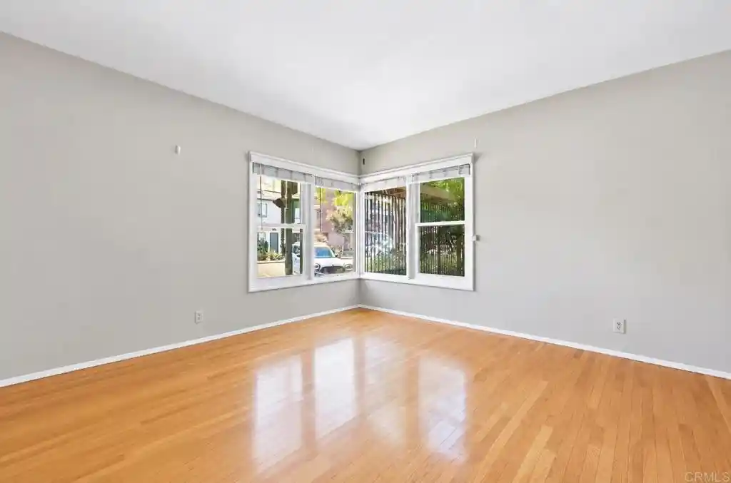 Listing Photo 2 - Condo for sale in 2075 E Appleton St located at 2075 E Appleton St, Long Beach, CA 90803 - Unit #27