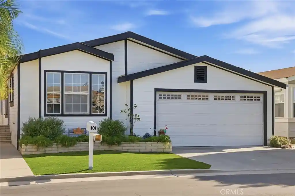 Photo 1 of Manufactured home for sale at 7271 Katella #101, Stanton, CA 90680 | MLS# PW26204328 | Listing updated on 2026-10-15