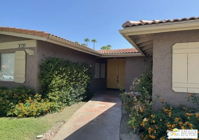 Photo 3 of Sale Pending at 3131 Cambridge Ct, Palm Springs, CA 92264 | MLS# 26989775PS | Listing updated on 2026-10-09