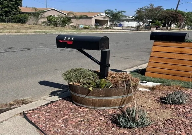 Photo 3 of Sale Pending at 191 E Fromer, Rialto, CA 92376 | MLS# DW26204441 | Listing updated on 2026-09-29