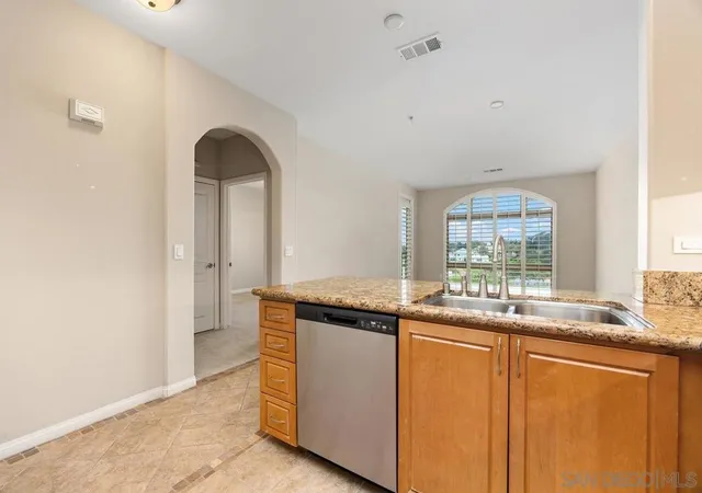 Listing Photo 5 - Condo for sale in building located at 3877 Pell Pl, San Diego, CA 92130 - Unit #429