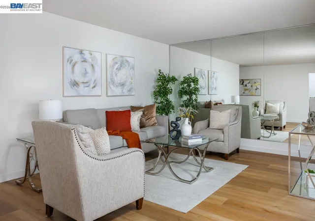 Listing Photo 3 - Condo for sale in building located at 2137 Otis Dr, Alameda, CA 94501 - Unit #204