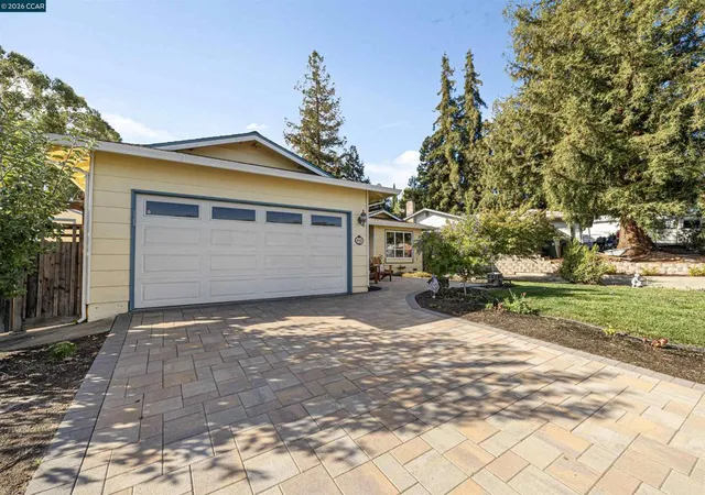 Photo 2 of Single family home for sale at 912 Marie Ave, Martinez, CA 94553 | MLS# 41148692 | Listing updated on 2026-10-08