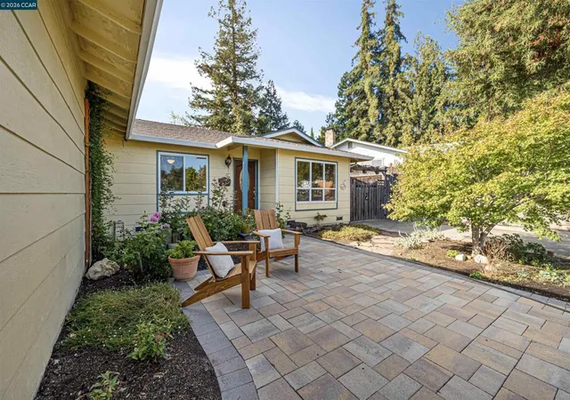 Photo 3 of Single family home for sale at 912 Marie Ave, Martinez, CA 94553 | MLS# 41148692 | Listing updated on 2026-10-08