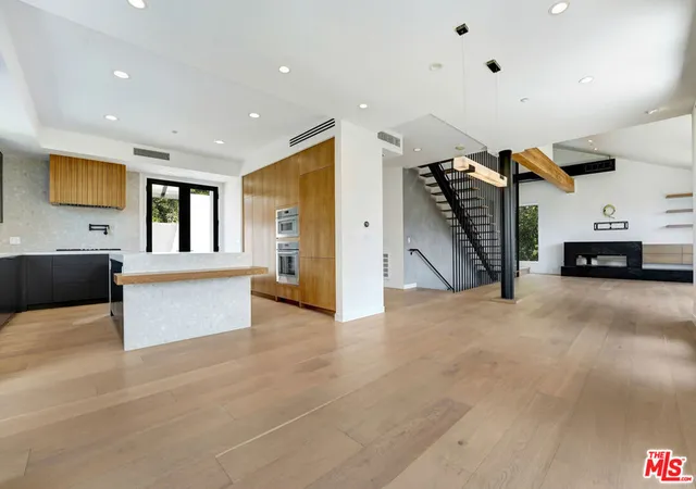 Photo 2 of Single family home for sale at 3761 Glenridge Dr, Sherman Oaks, CA 91423 | MLS# 26990103 | Listing updated on 2026-10-09