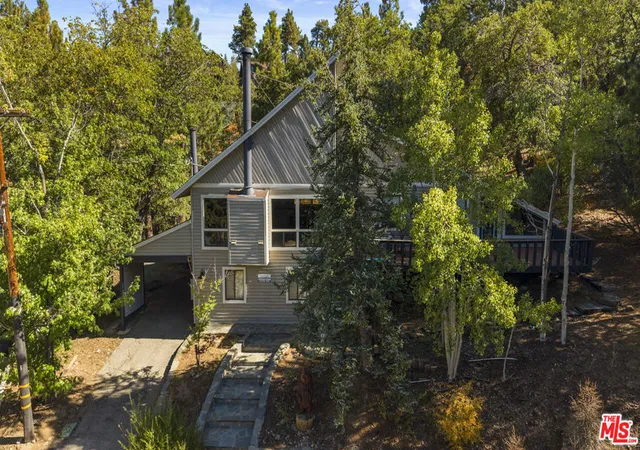 Photo 2 of Single family home for sale at 1011 Colusa Way, Big Bear Lake, CA 92315 | MLS# 26989881 | Listing updated on 2026-09-25