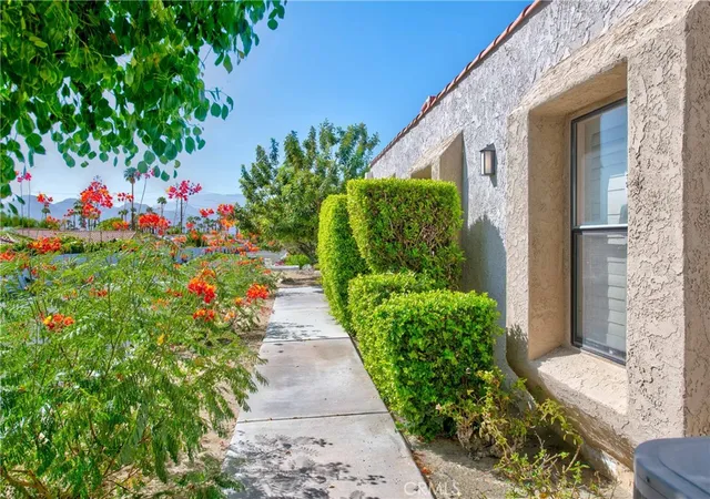 Listing Photo 3 - Condo for sale in building located at 187 Winterhaven, Palm Desert, CA 92260