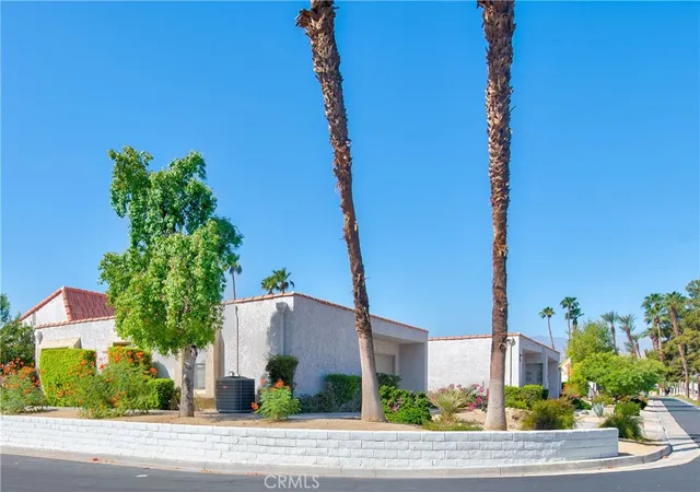 Listing Photo 4 - Condo for sale in building located at 187 Winterhaven, Palm Desert, CA 92260