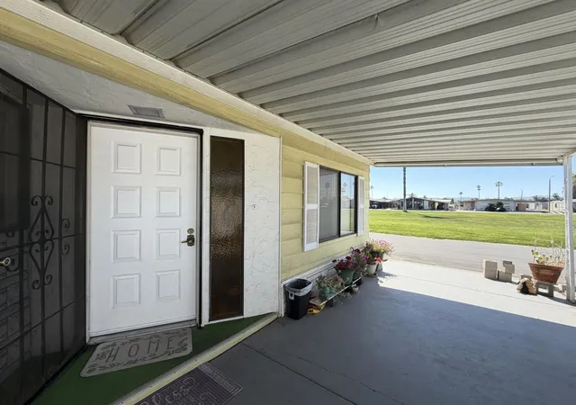 Photo 3 of Manufactured home for sale at 601 N Kirby St #557, Hemet, CA 92545 | MLS# 219152914PS | Listing updated on 2026-09-18