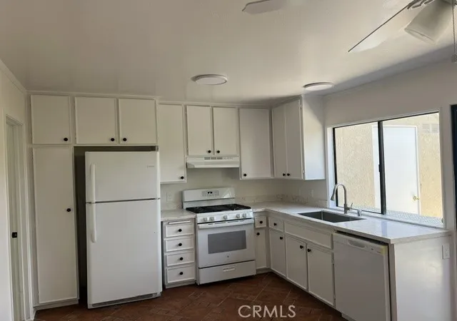 Listing Photo 3 - Condo for sale in building located at 31 Meadowgrass, Irvine, CA 92604
