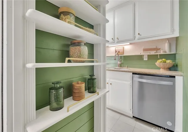 Listing Photo 5 - Condo for sale in building located at 814 Camino Real, Redondo Beach, CA 90277 - Unit #101