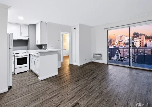 Condo for sale at 256 S La Fayette Park #307, Los Angeles, CA 90057 | MLS# DW26204699